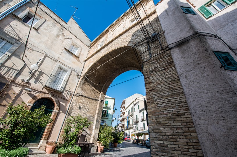 Arco 'ndriano ex porta San Nicola 