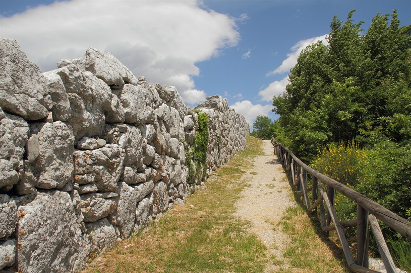 Mura Paladine Monte Pallano Tornareccio